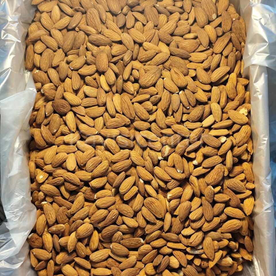 Toptan Yerli Feragnes Çiğ Badem 10 Kg
