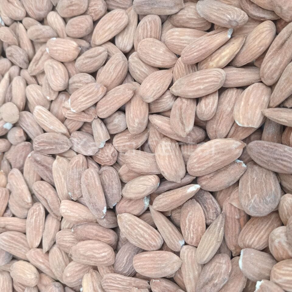 Toptan Yerli Feragnes Badem İçi  25 Kg