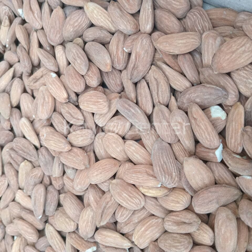 Toptan Yerli Feragnes Badem İçi 25 Kg