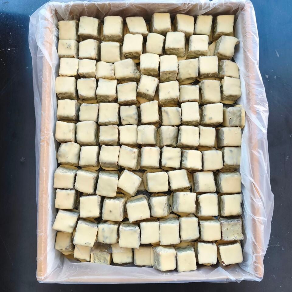 Toptan Beyaz Çikolata Kaplı Kayısı Lokumu 10Kg