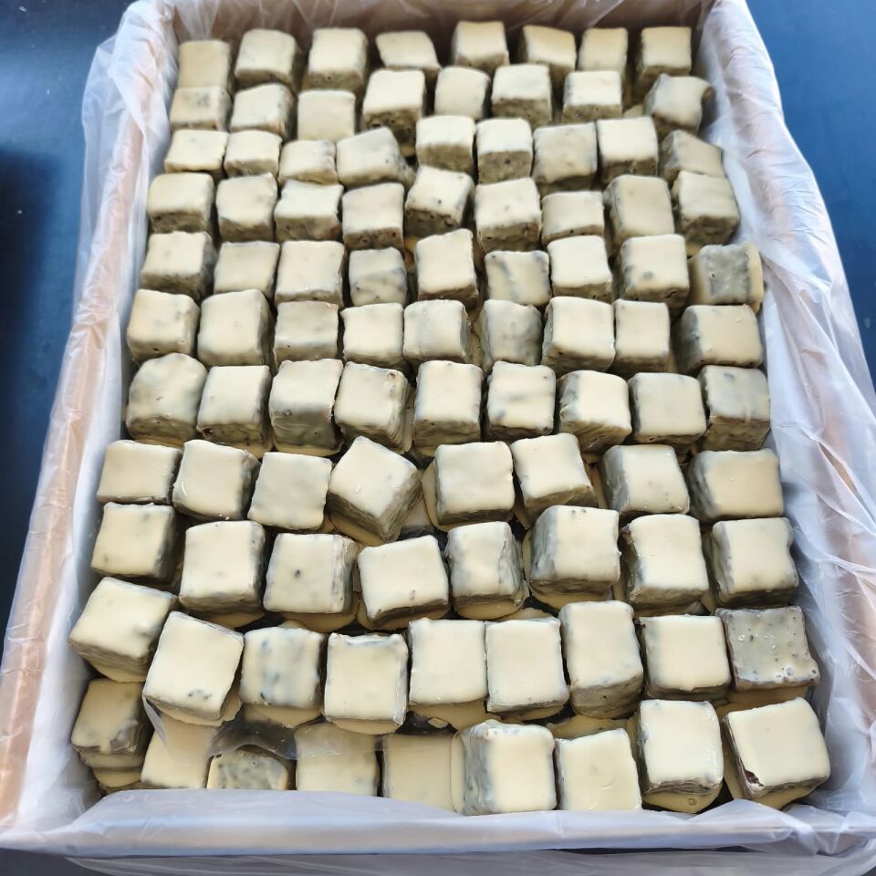 Toptan Beyaz Çikolata Kaplı Kayısı Lokumu 10Kg