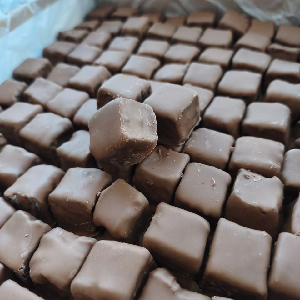 Toptan Sütlü Çikolata Kaplı Kayısı Lokumu 10Kg