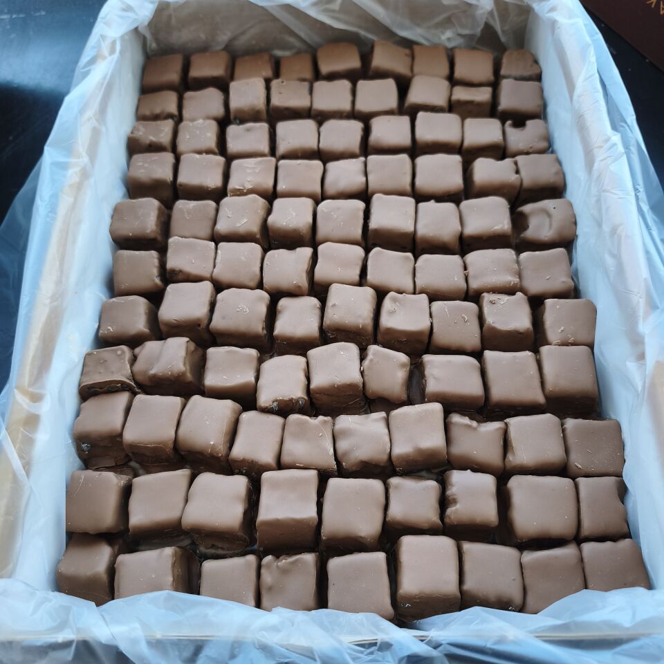 Toptan Sütlü Çikolata Kaplı Kayısı Lokumu 10Kg