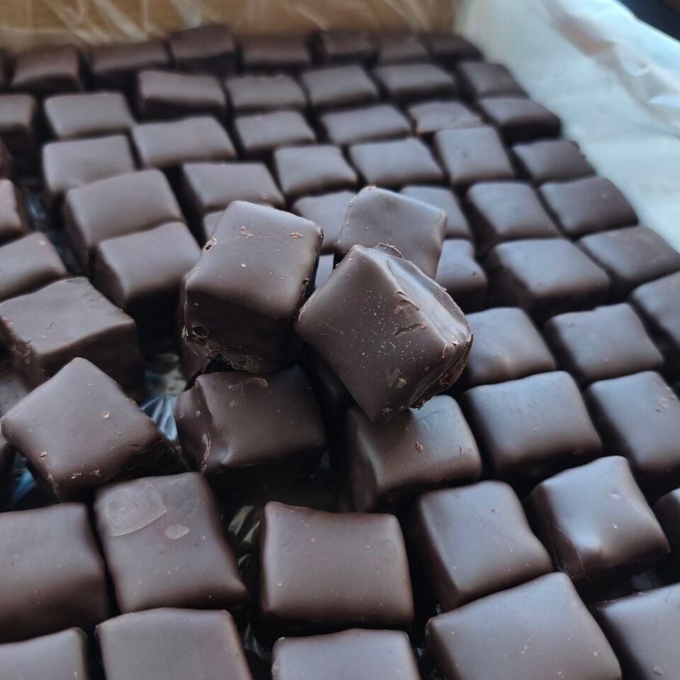 Toptan Karışık Çikolata Kaplı Kayısı Lokumu 15Kg